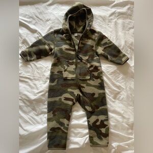 Baby Cabelas fleece one piece 12/18 months
